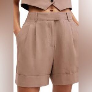 Wilfred Labyrinth Short